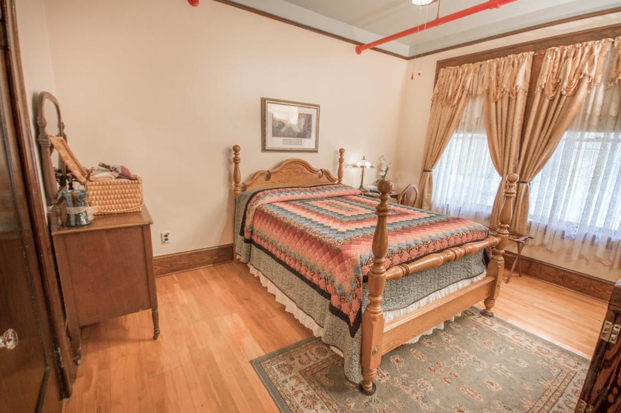 ווינטר גארדן The Edgewater Hotel מראה חיצוני תמונה