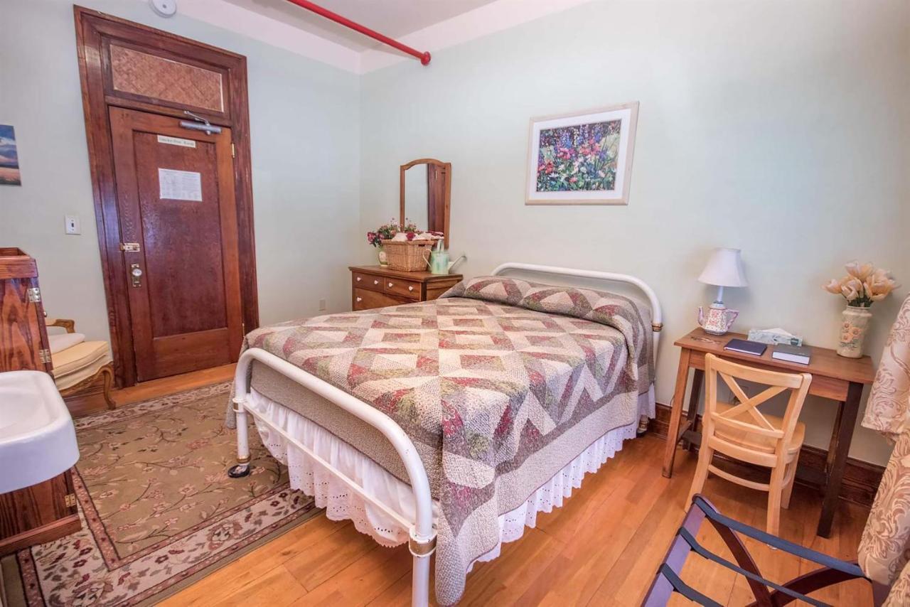 ווינטר גארדן The Edgewater Hotel מראה חיצוני תמונה