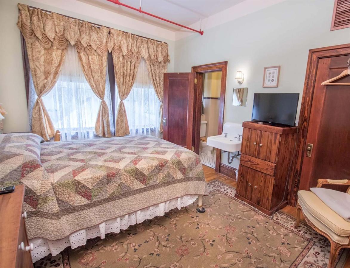 ווינטר גארדן The Edgewater Hotel מראה חיצוני תמונה