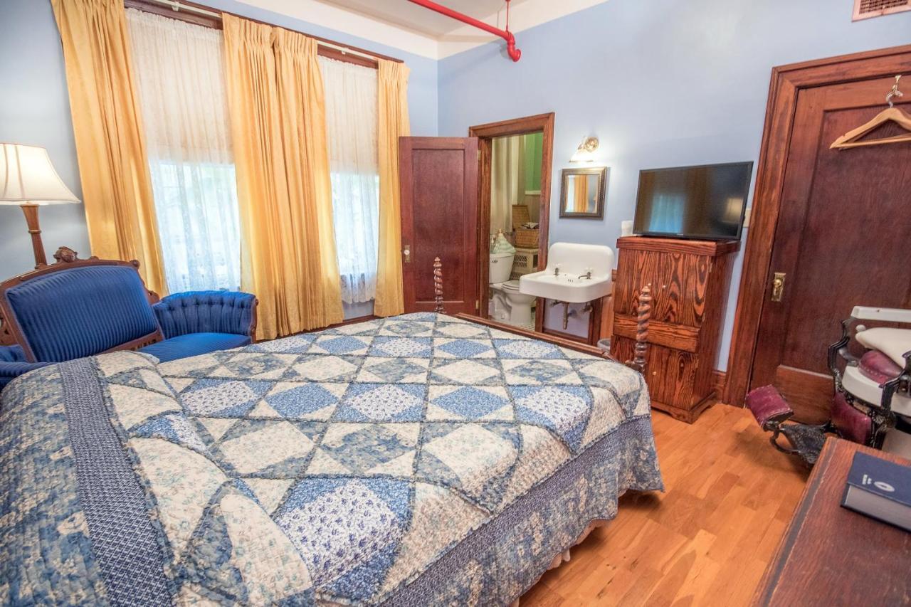 ווינטר גארדן The Edgewater Hotel מראה חיצוני תמונה